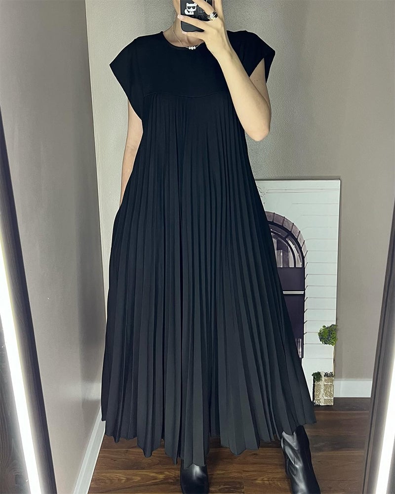 Giselle™ Effortlessly Elegant Pleated Dress